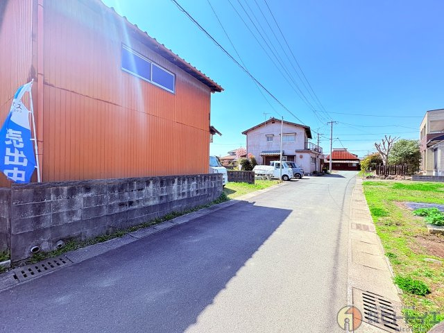 中古住宅)八女市酒井田の前面道路含む現地写真