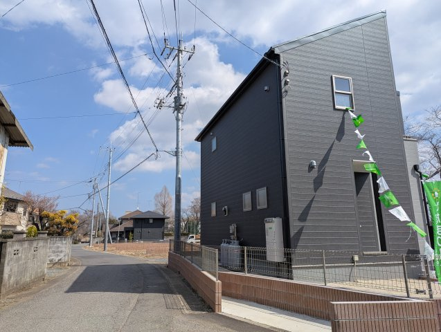 笠間市岩間駅西　第３の前面道路含む現地写真|前面道路含む現地写真です