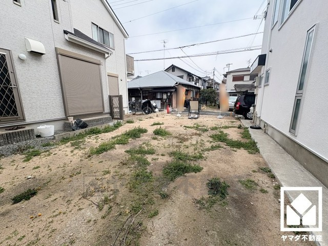 西宮市鳴尾町2丁目の外観|「ローソン西宮鳴尾町二丁目店」まで徒歩3分、「関西スーパー鳴尾店」まで徒歩7分、「キリン堂鳴尾店」まで徒歩7分など、お買い物施設が徒歩圏内に複数あり便利な住環境です。