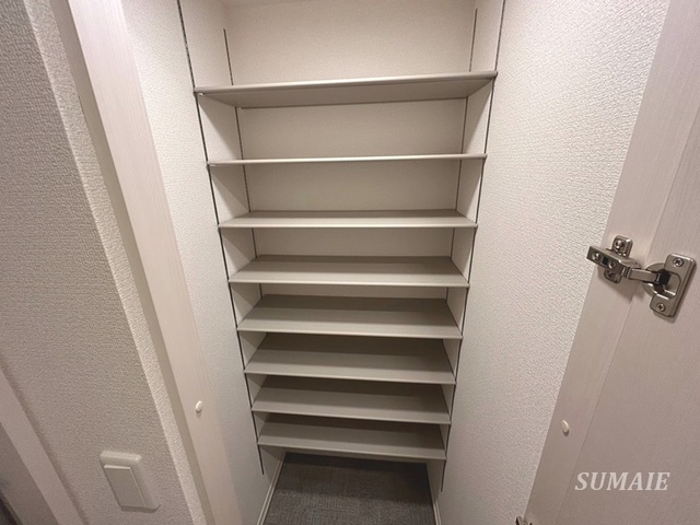 コリーヌヴェール盆栽の収納|シューズクロークです！