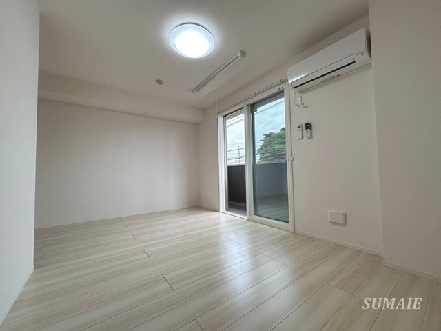 コリーヌヴェール盆栽の寝室|リビングです！