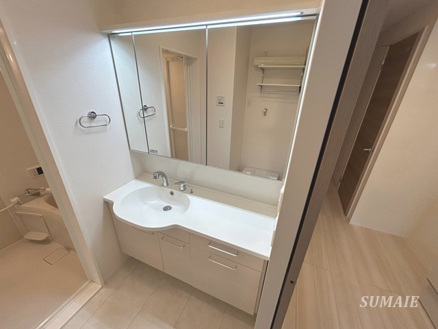 コリーヌヴェール盆栽の洗面所|広々とした洗面台です！