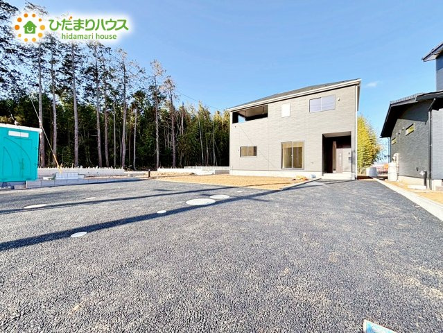 【駐車場】 | 水戸市河和田町第3　新築戸建　19号棟 | ゆったりとしたカースペースで、ファミリーカーや軽自動車もラクラク駐車出来ますね♪