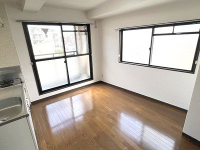 【洋室】 | 楠町タムラビル