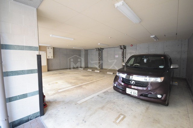 セレニテ天六西の駐車場