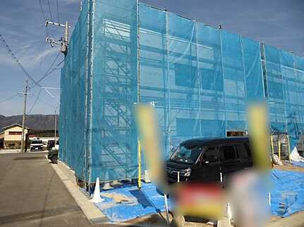 広島市安佐北区深川7丁目　新築一戸建て(全5棟)の前面道路含む現地写真