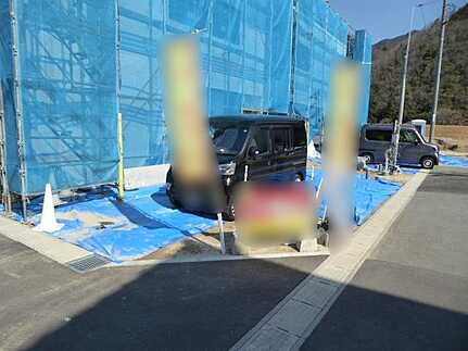 広島市安佐北区深川7丁目　新築一戸建て(全5棟)の前面道路含む現地写真