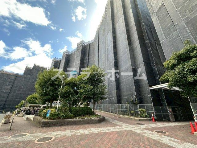 星和プラネタウン千里南第1期B棟の外観|大規模修繕中です