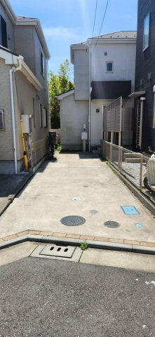 【前面道路含む現地写真】 | 茅ヶ崎市松尾築浅戸建て