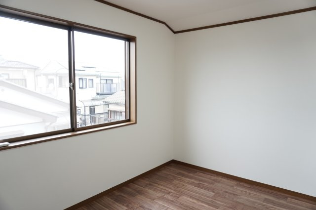 越谷市大字恩間 中古戸建の洋室|3階 6帖