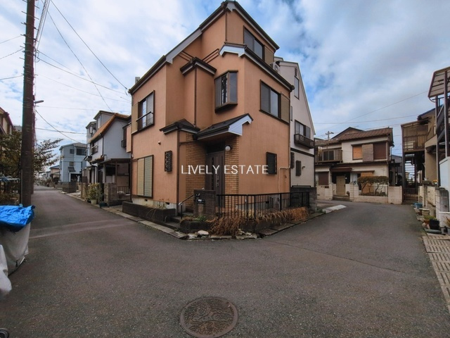 越谷市大字恩間 中古戸建の前面道路含む現地写真