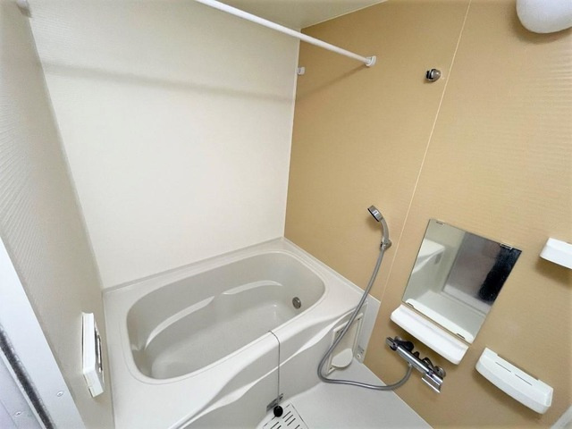 横浜市戸塚区汲沢１丁目のアパートの浴室