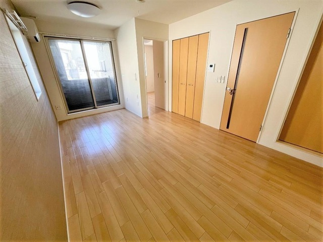 横浜市戸塚区汲沢１丁目のアパートの居間・リビング