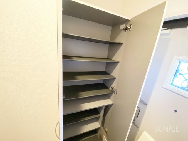 サンハイツの玄関|シューズボックス付き！