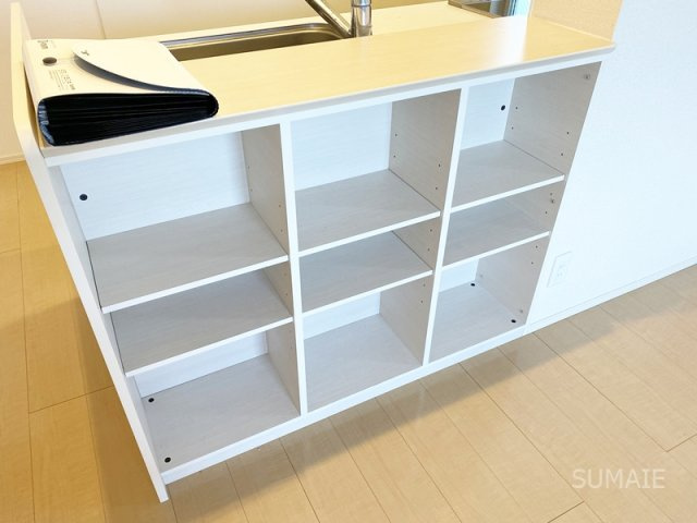 サンハイツの収納|カウンター下は棚収納です！