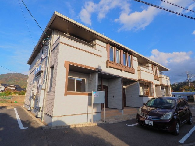 クローバーＭの外観