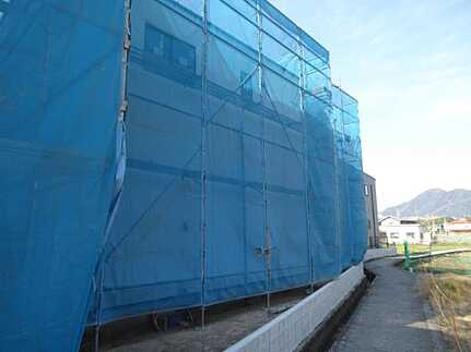 広島市安佐北区深川7丁目　新築一戸建て(全5棟)の前面道路含む現地写真
