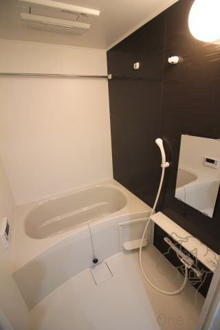 Comenze梅田の浴室