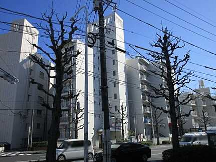 牛田グランドハイツの外観