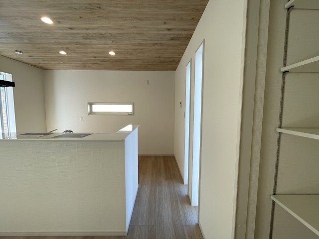 カワイも、中身も、安心も。全てを手に入れたい、そんな方にはこの『旭区中白根２丁目』新築戸建です。地震対策制震ダンパーで安心、浴室テレビは長湯禁止、それでカワイイなんて罪。の収納|収納豊富です