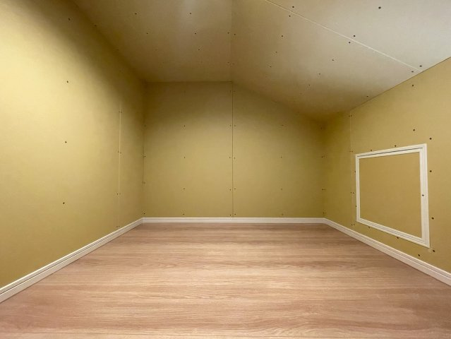 カワイも、中身も、安心も。全てを手に入れたい、そんな方にはこの『旭区中白根２丁目』新築戸建です。地震対策制震ダンパーで安心、浴室テレビは長湯禁止、それでカワイイなんて罪。の設備|小屋裏収納です