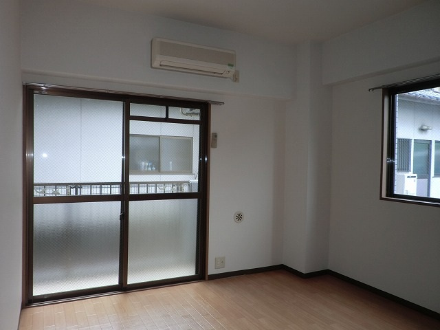 シャローム村岡の居間・リビング