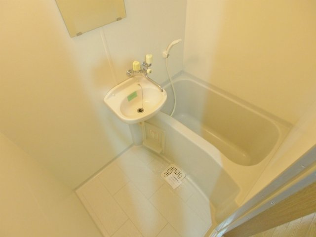 シャローム村岡の浴室