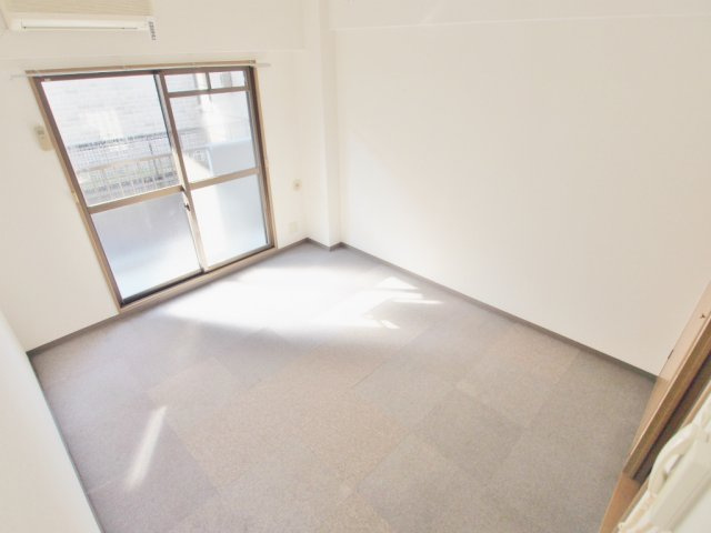 シャローム村岡の寝室