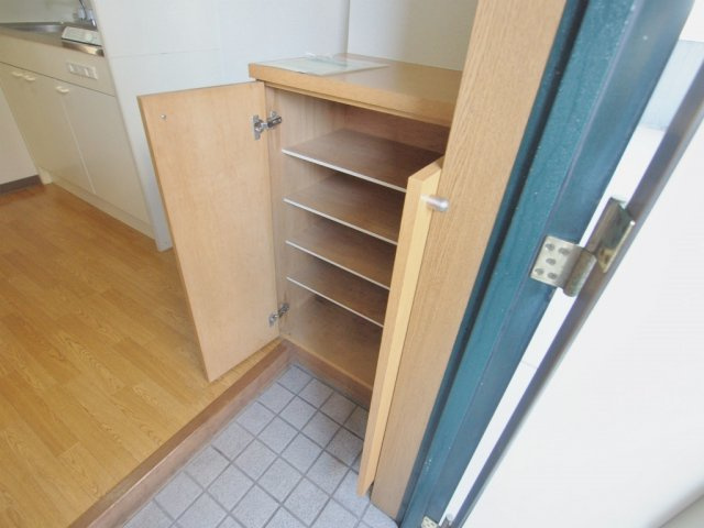 シャローム村岡の玄関