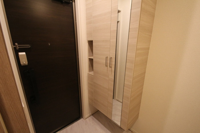 グラナーデ千住緑町の玄関