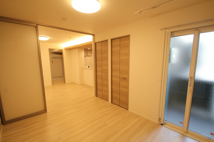 グラナーデ千住緑町の居間・リビング