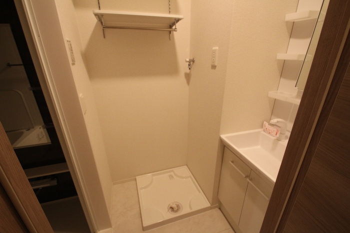 グラナーデ千住緑町の洗面所