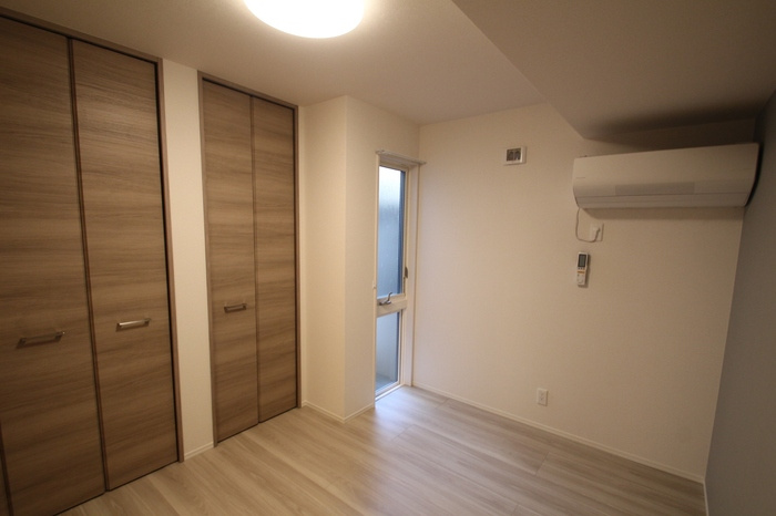 グラナーデ千住緑町の寝室