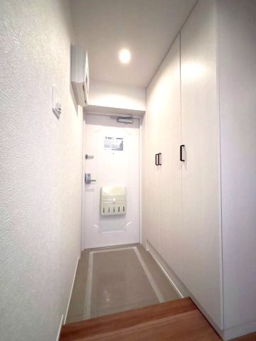 サーム八軒の玄関