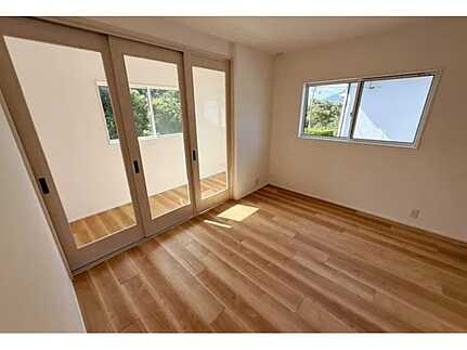 広島市安佐南区高取南2丁目　新築一戸建ての洋室