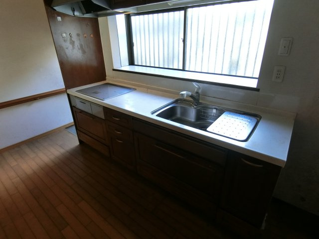 神戸市長田区滝谷町　中古戸建のキッチン|IHヒーター付