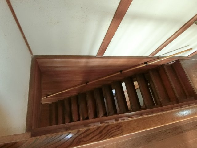 神戸市長田区滝谷町　中古戸建のその他|階段部吹き抜け感がいいです　高級感と開放感　広さを感じる贅沢なく空間です