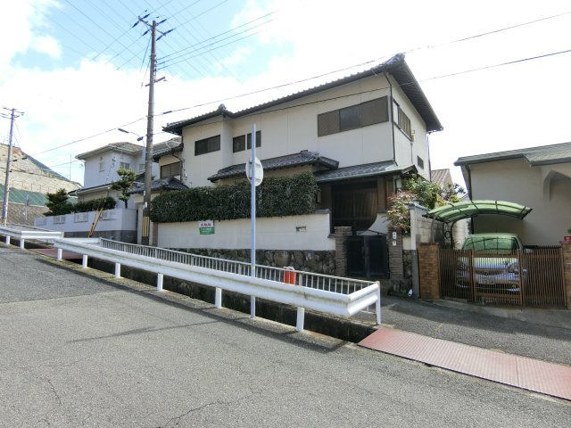 神戸市長田区滝谷町　中古戸建の前面道路含む現地写真