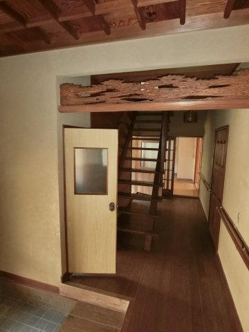 神戸市長田区滝谷町　中古戸建の玄関