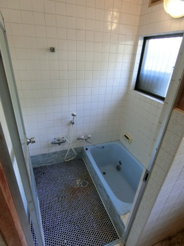 神戸市長田区滝谷町　中古戸建の浴室