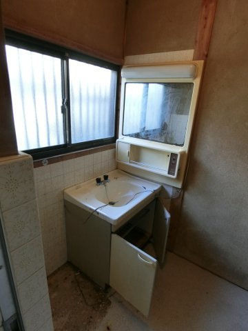 神戸市長田区滝谷町　中古戸建の洗面所