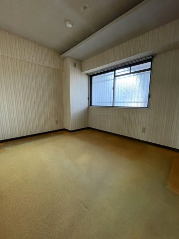 労住協第21ビル西宝町ニューマンションの洋室
