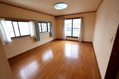 【洋室】 | 毛呂山町市場 中古住宅 | ２階洋室11.5帖