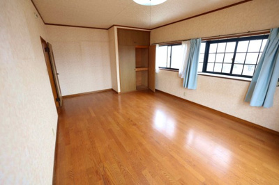 【洋室】 | 毛呂山町市場 中古住宅 | ２階洋室11.5帖