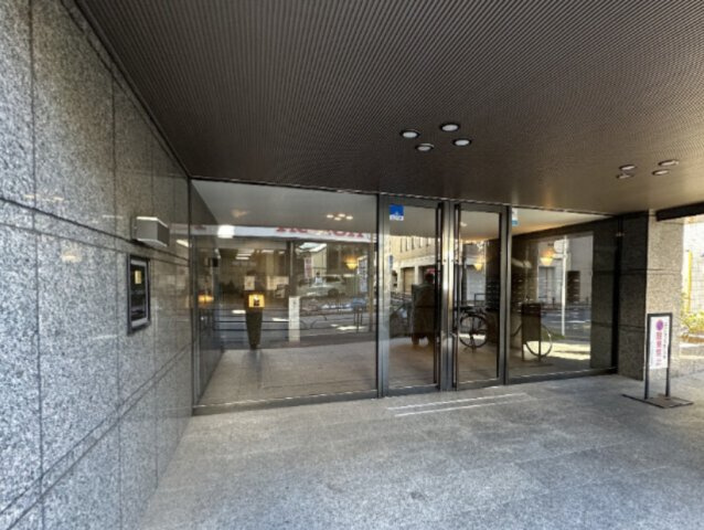 新宿区中落合３丁目の賃貸マンションのエントランス