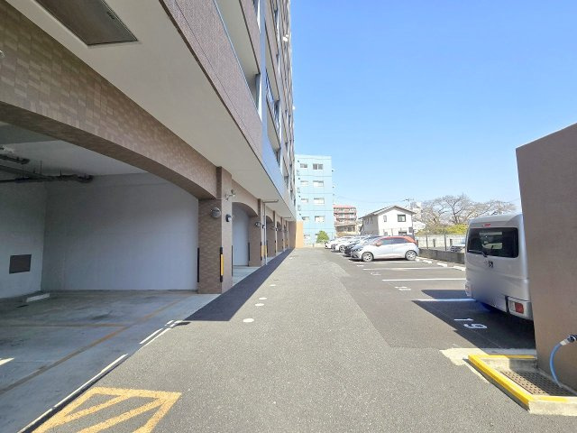 ダイアパレス東青梅グランエスタシオンの駐車場