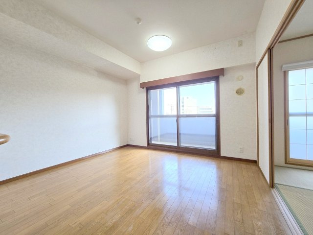 ダイアパレス東青梅グランエスタシオンの居間・リビング|リフォーム前写真　２０２６年撮影