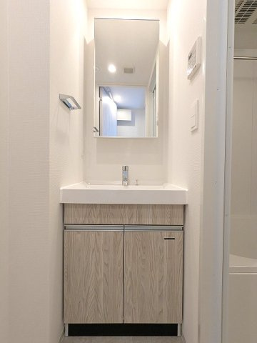 Prime Bliss新御徒町の設備|トイレと独立した独立洗面脱衣室です