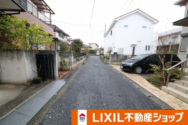 本町1丁目中古戸建の前面道路含む現地写真