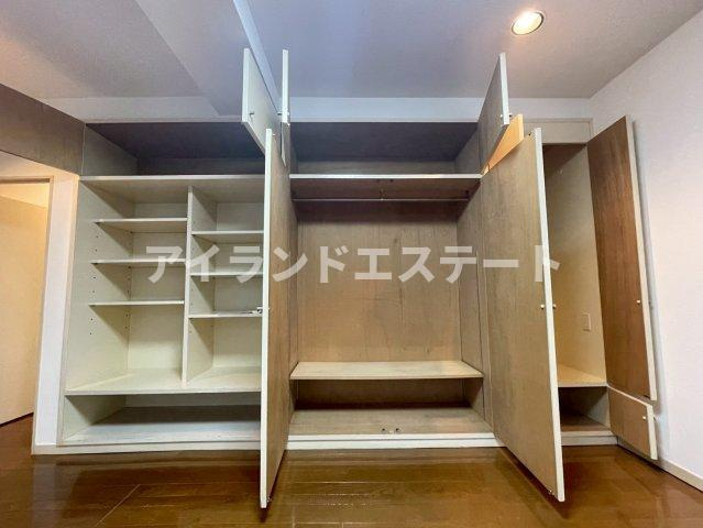 増田ビル　陽当たり良好　独立洗面台　独立型キッチンの収納